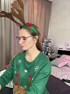 Snapshot of Milf_Tea chatting on 01.01.25 Milf Tea online show from 01.01.25