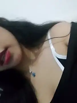 Snapshot of Umaru_uwu chatting on 11.10.25 Umaru uwu online show from 11.10.25