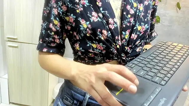 Mhelanny2 online show from 05.15.26