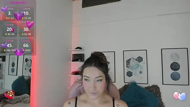 cristal  hot 1 online show from 02.10.25