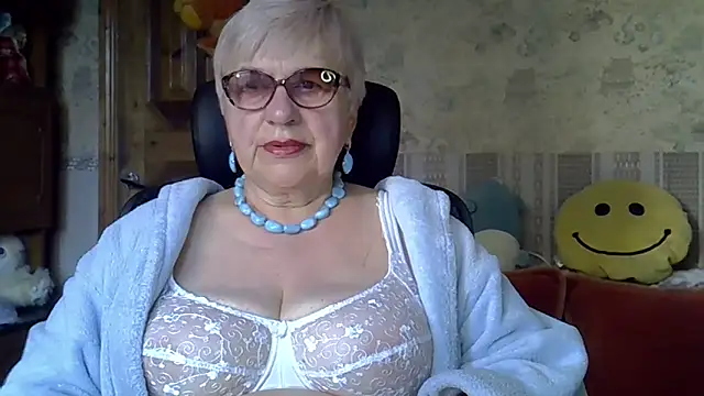 Snapshot of SweetCherry27 chatting on 04.22.26 SweetCherry27 online show from 04.22.26