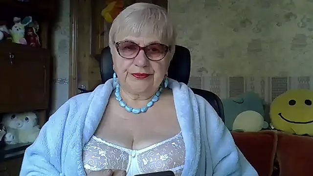 Snapshot of SweetCherry27 chatting on 04.23.26 SweetCherry27 online show from 04.23.26