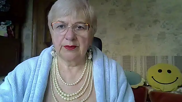 Snapshot of SweetCherry27 chatting on 04.26.26 SweetCherry27 online show from 04.26.26
