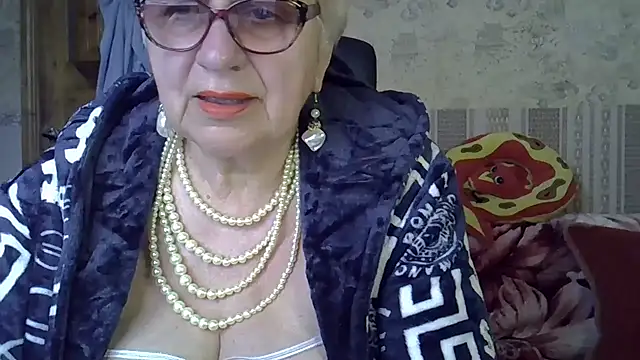 Snapshot of SweetCherry27 chatting on 05.13.26 SweetCherry27 online show from 05.13.26