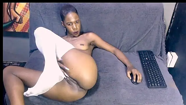 Snapshot of Ebonystormxxx chatting on 01.28.25 Ebonystormxxx online show from 01.28.25