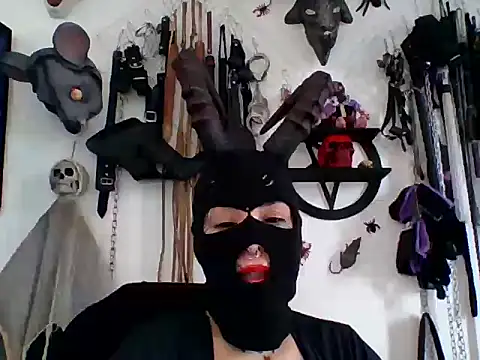Snapshot of FeticheMacabre chatting on 04.25.26 FeticheMacabre online show from 04.25.26