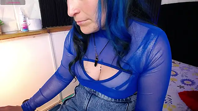 alicia moom online show from 02.18.25