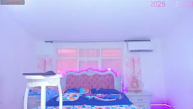 Snapshot of EmmaHills_Sex chatting on 03.07.25 EmmaHills Sex online show from 03.07.25