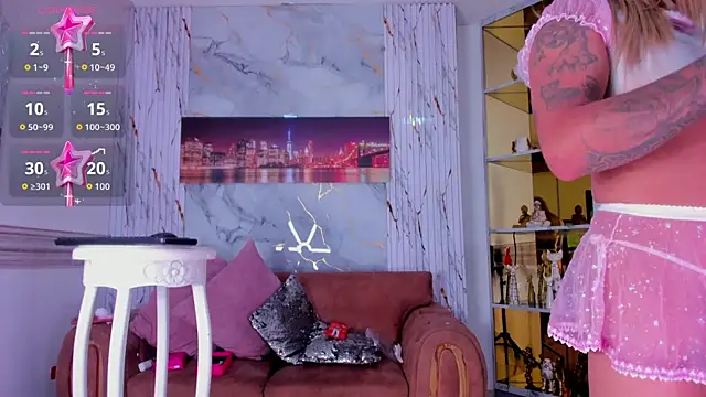 Snapshot of EmmaHills_Sex chatting on 11.18.25 EmmaHills Sex online show from 11.18.25