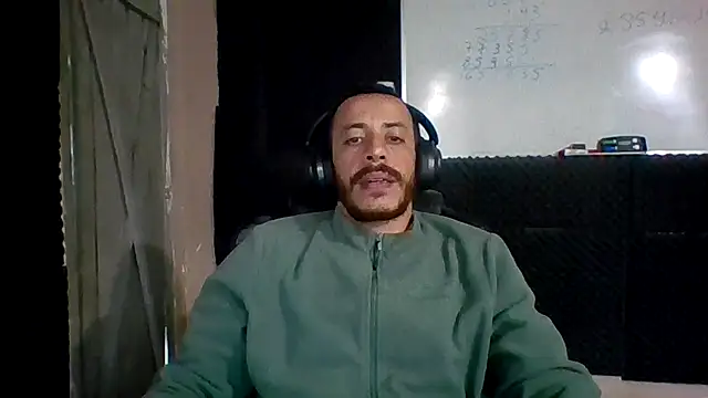 Snapshot of MachoScorpionCaralho chatting on 04.24.26 MachoScorpionCaralho online show from 04.24.26