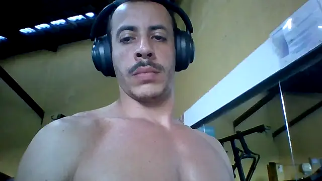 Snapshot of MachoScorpionCaralho chatting on 05.09.26 MachoScorpionCaralho online show from 05.09.26
