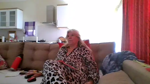 TrustfulVampire1 online show from 12.14.25