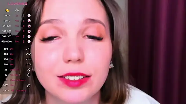 KindHazelHere  online show from 03.08.25