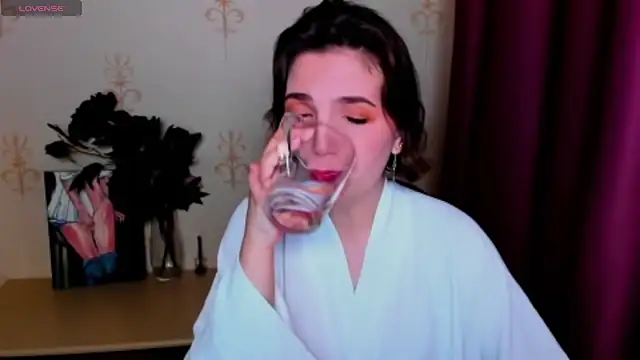 KindHazelHere  online show from 09.27.25