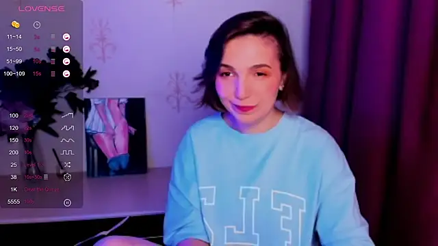 KindHazelHere  online show from 10.23.25