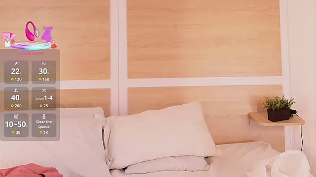  nickypurple  online show from 11.14.25