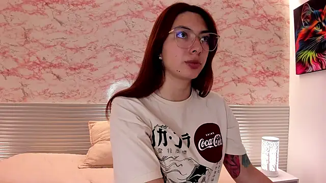 Snapshot of MilaaL chatting on 12.16.25 MilaaL online show from 12.16.25