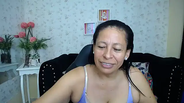 Snapshot of mature_martina chatting on 02.15.25 mature martina online show from 02.15.25