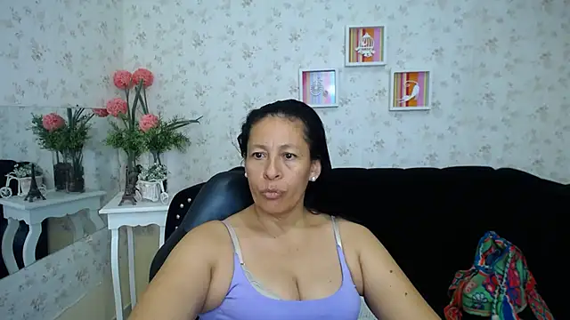 Snapshot of mature_martina chatting on 02.16.25 mature martina online show from 02.16.25