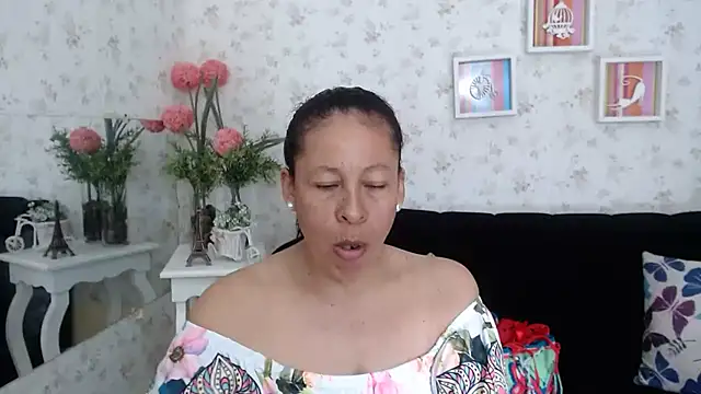 Snapshot of mature_martina chatting on 02.21.25 mature martina online show from 02.21.25
