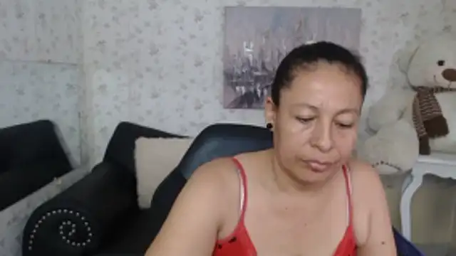 Snapshot of mature_martina chatting on 05.26.26 mature martina online show from 05.26.26