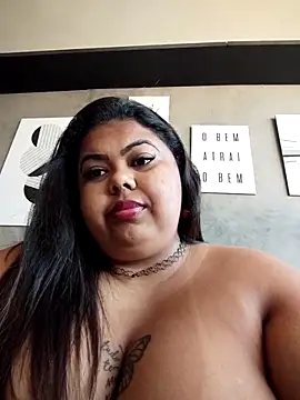 Snapshot of biancabombombbw chatting on 11.11.25 biancabombombbw online show from 11.11.25