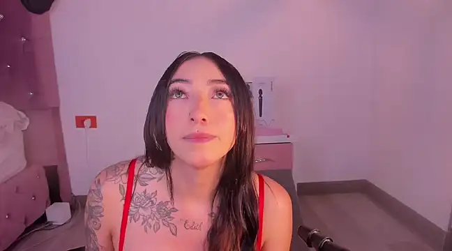 Snapshot of isa_red_hair chatting on 01.10.25 isa red hair online show from 01.10.25