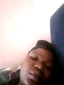 Snapshot of pretty-donna chatting on 11.02.25 pretty-donna online show from 11.02.25