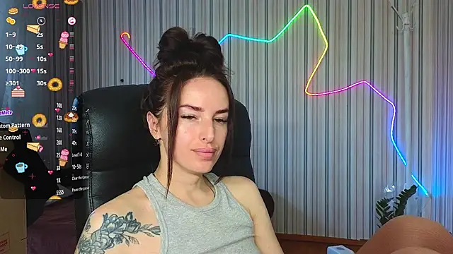 Snapshot of xx_adrihanna_xx chatting on 07.30.26 xx adrihanna xx online show from 07.30.26