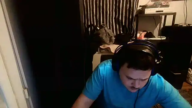 Snapshot of Bebemickey75 chatting on 02.10.25 Bebemickey75 online show from 02.10.25