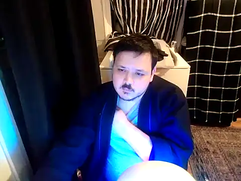 Snapshot of Bebemickey75 chatting on 03.14.25 Bebemickey75 online show from 03.14.25