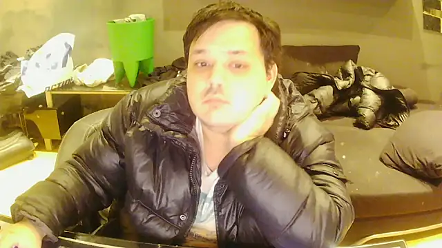 Bebemickey75 online show from 11.16.25