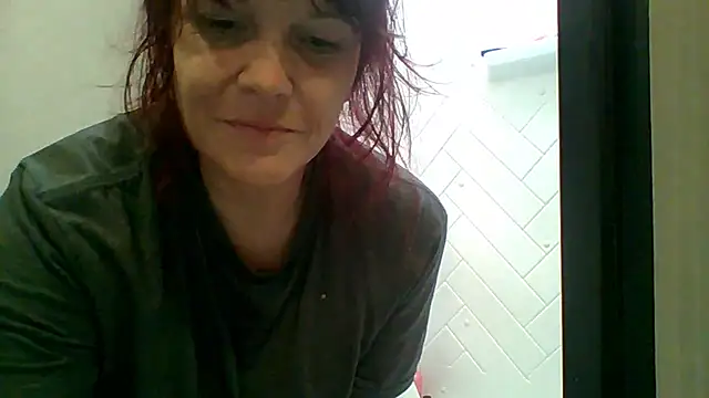 Snapshot of spundarella420 chatting on 12.17.24 spundarella420 online show from 12.17.24