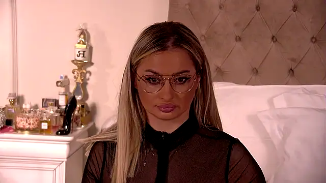 Denisse Perry online show from 09.29.25