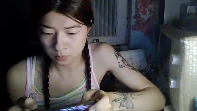 Snapshot of CarlyJoy chatting on 06.13.26 CarlyJoy online show from 06.13.26