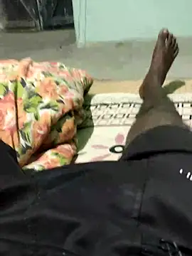 Snapshot of SILENT_FUCKER_01 chatting on 03.05.25 SILENT FUCKER 01 online show from 03.05.25