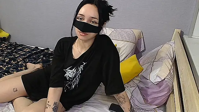 Snapshot of KathrineBerry chatting on 12.23.24 KathrineBerry online show from 12.23.24