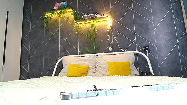 KathrineBerry online show from 04.18.26