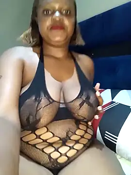 Snapshot of squirtypearl1 chatting on 12.12.24 squirtypearl1 online show from 12.12.24