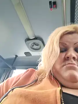 Snapshot of ducicsajsziii chatting on 03.14.25 ducicsajsziii online show from 03.14.25