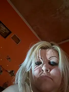 Snapshot of ducicsajsziii chatting on 11.12.25 ducicsajsziii online show from 11.12.25