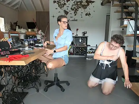 Snapshot of Madame_Callie chatting on 09.22.25 Madame Callie online show from 09.22.25