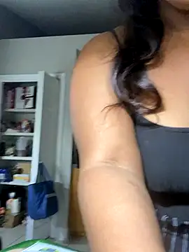 Snapshot of babygirllove8 chatting on 11.16.25 babygirllove8 online show from 11.16.25