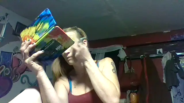 Snapshot of 4EyedSluttyGinger chatting on 12.23.24 4EyedSluttyGinger online show from 12.23.24