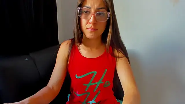 Snapshot of squirttati33 chatting on 12.06.24 squirttati33 online show from 12.06.24