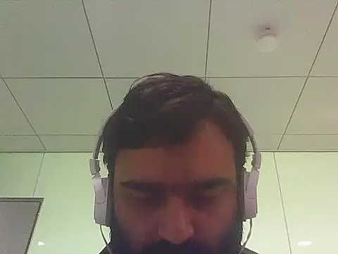 Snapshot of JohnBond009 chatting on 05.22.26 JohnBond009 online show from 05.22.26