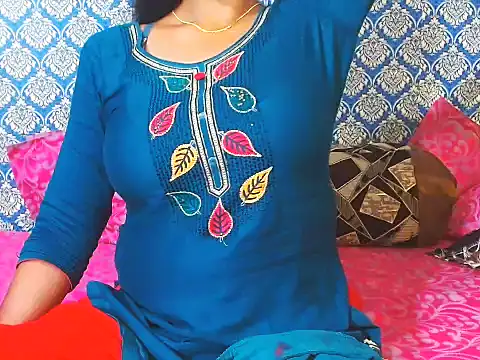 Snapshot of nikitahot3 chatting on 05.17.26 nikitahot3 online show from 05.17.26