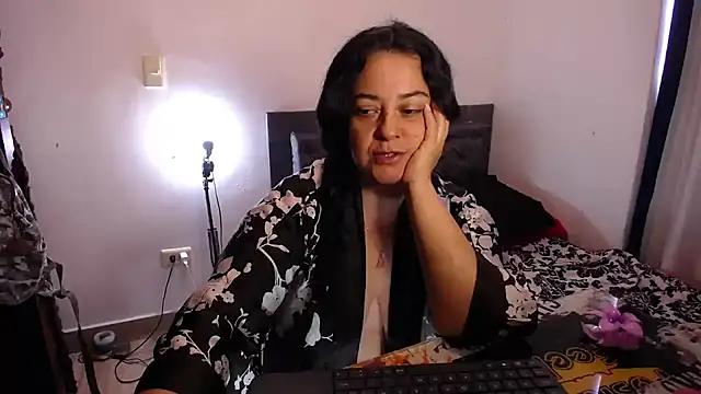 lucia vonne  online show from 07.27.26