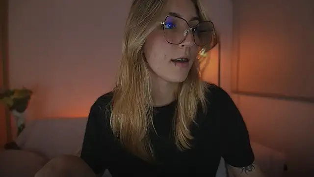 Snapshot of Dakotaa_ chatting on 09.21.25 Dakotaa  online show from 09.21.25