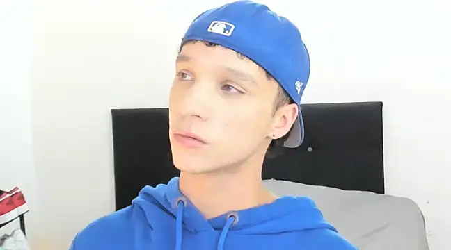 Snapshot of angelcortes chatting on 01.12.25 angelcortes online show from 01.12.25